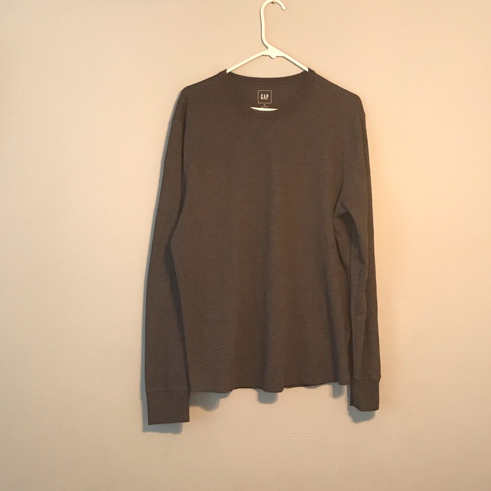 Men’s Gap long sleeve knit shirt